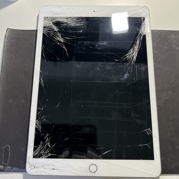 iPad7ガラス割れ
