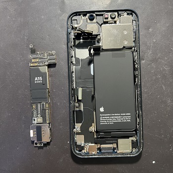 iPhone13mini基板
スマホ修理