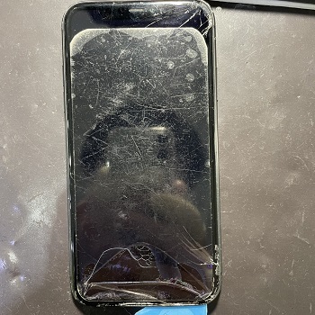 iPhone液晶見えない
iPhoneガラス割れ
iPhone液晶割れ