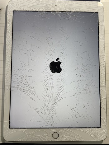 スマートフォン割れ
ガラス割れ
iPad修理