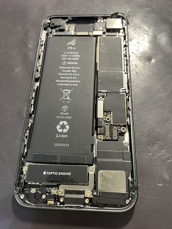 iPhone8　バッテリー　即日修理　劣化放置危険