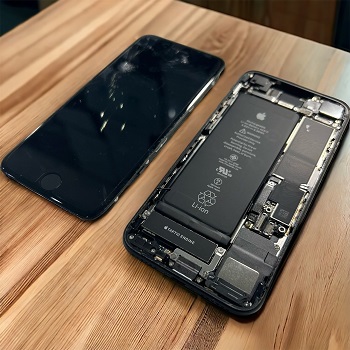 iPhoneSE2　画面・バッテリー交換即日修理可能