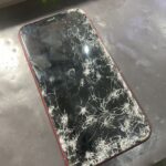 iPhone11の画面が割れてしまった！　その修理スマップル松山店ならあっという間です！
